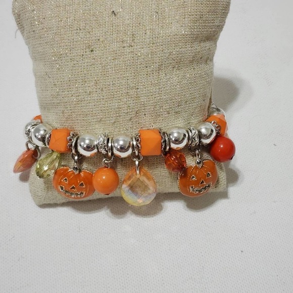 Fall Halloween pumpkin charm bracelet new - Picture 5 of 6